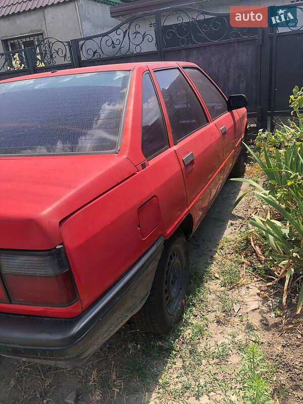 Седан Renault 21 1986 в Кам'янському