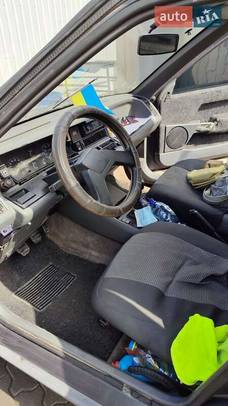 Седан Renault 21 1988 в Луцке