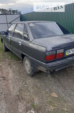 Седан Renault 21 1986 в Ровно