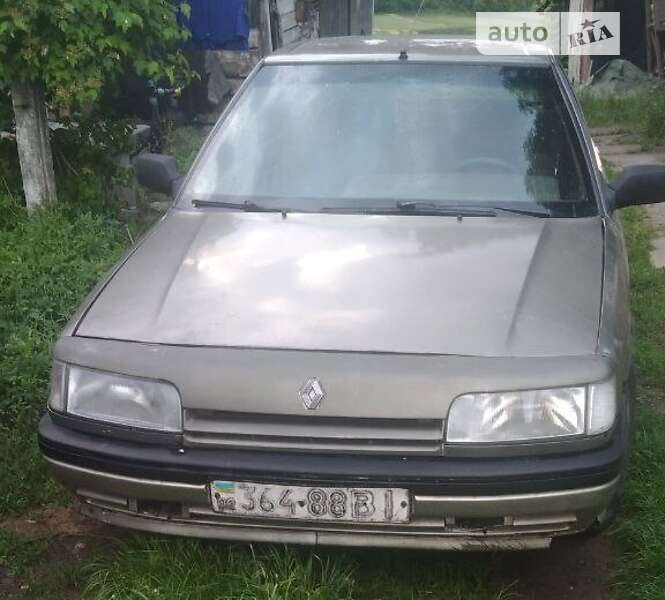 Хэтчбек Renault 21 1991 в Липовце