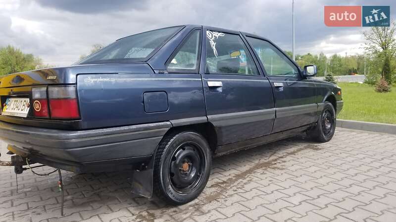 Седан Renault 21 1988 в Дубні