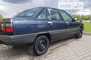 Седан Renault 21 1988 в Дубні