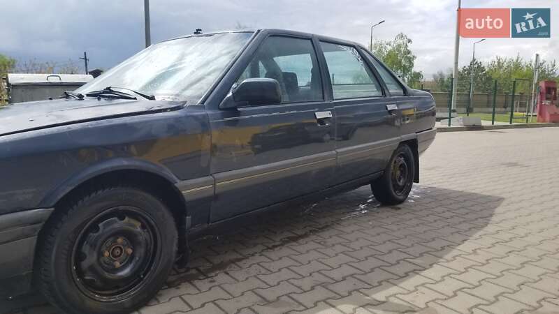 Седан Renault 21 1988 в Дубні