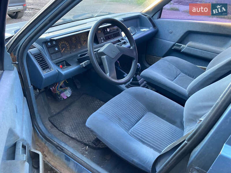 Седан Renault 21 1987 в Чернигове