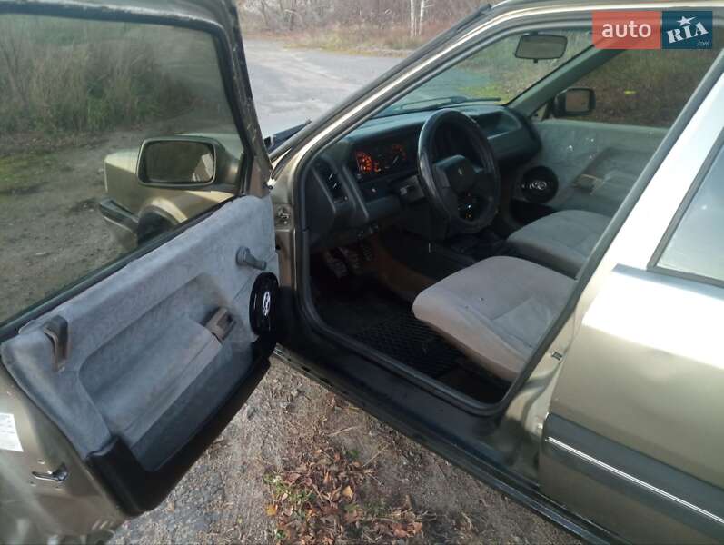 Седан Renault 21 1988 в Радивилове