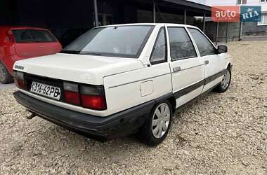 Седан Renault 21 1988 в Кременце