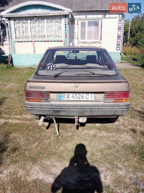 Хэтчбек Renault 25 1987 в Каменец-Подольском