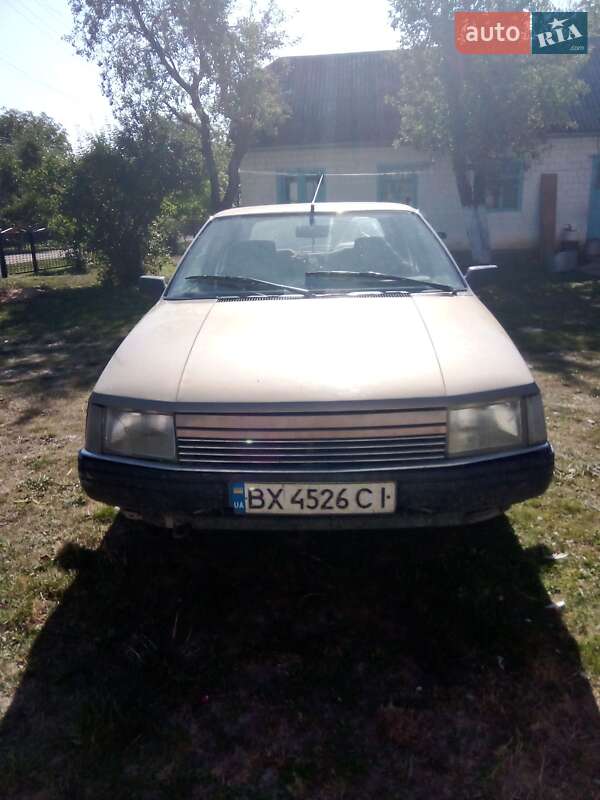 Хэтчбек Renault 25 1987 в Каменец-Подольском