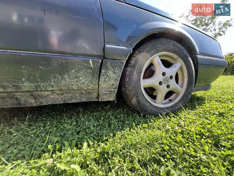 Хэтчбек Renault 25 1986 в Львове