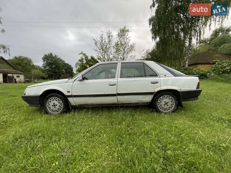 Хэтчбек Renault 25 1991 в Прилуках