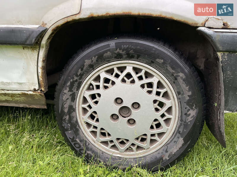 Хэтчбек Renault 25 1991 в Прилуках