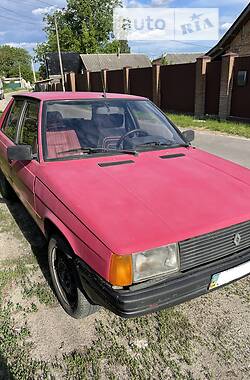 Седан Renault 9 1985 в Василькове