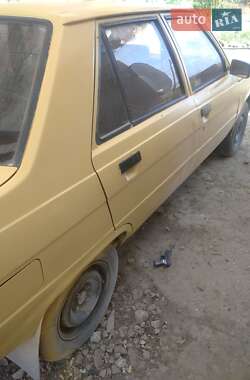 Седан Renault 9 1983 в Херсоне