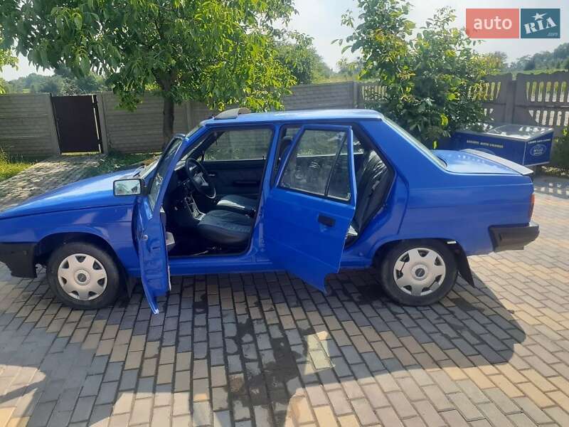 Седан Renault 9 1985 в Хмельницком