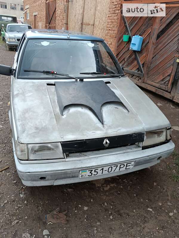 Седан Renault 9 1987 в Івано-Франківську