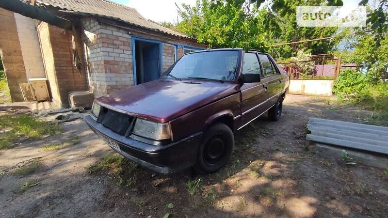 Седан Renault 9 1987 в Покровском