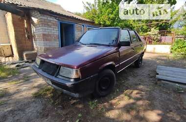 Седан Renault 9 1987 в Покровском