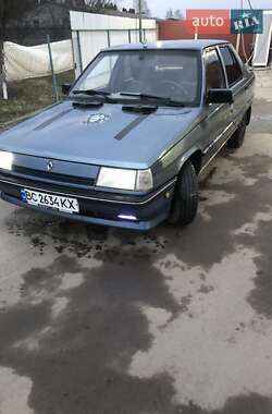 Седан Renault 9 1988 в Буске