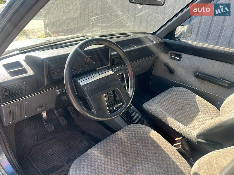 Седан Renault 9 1987 в Чернигове