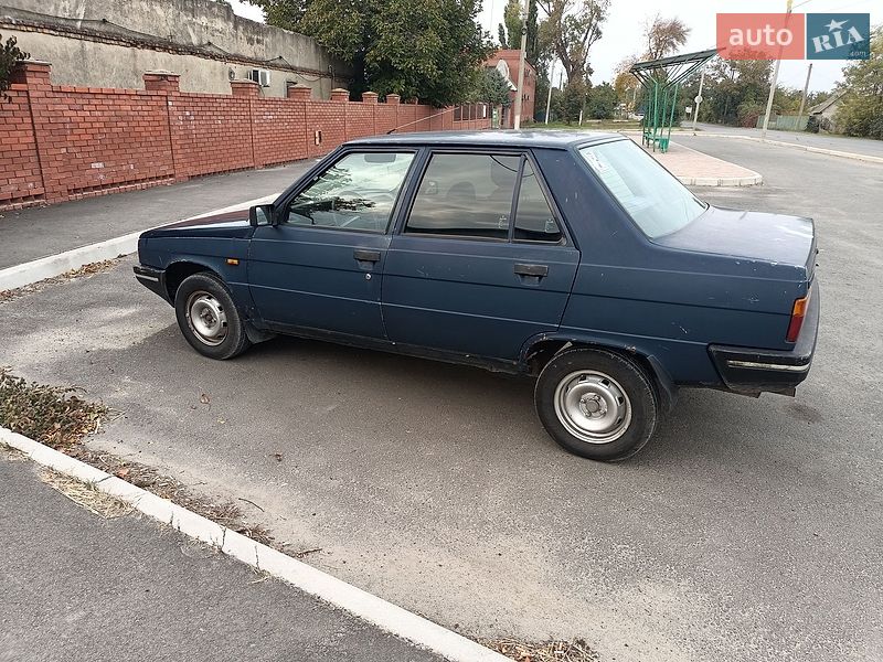 Седан Renault 9 1983 в Измаиле