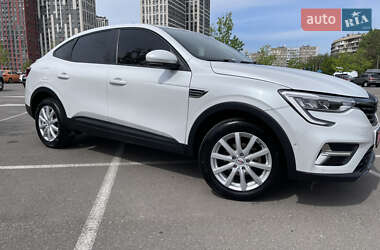 Позашляховик / Кросовер Renault Arkana 2020 в 