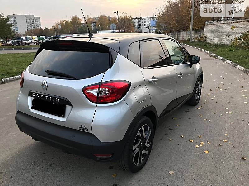 Позашляховик / Кросовер Renault Captur 2015 в Житомирі