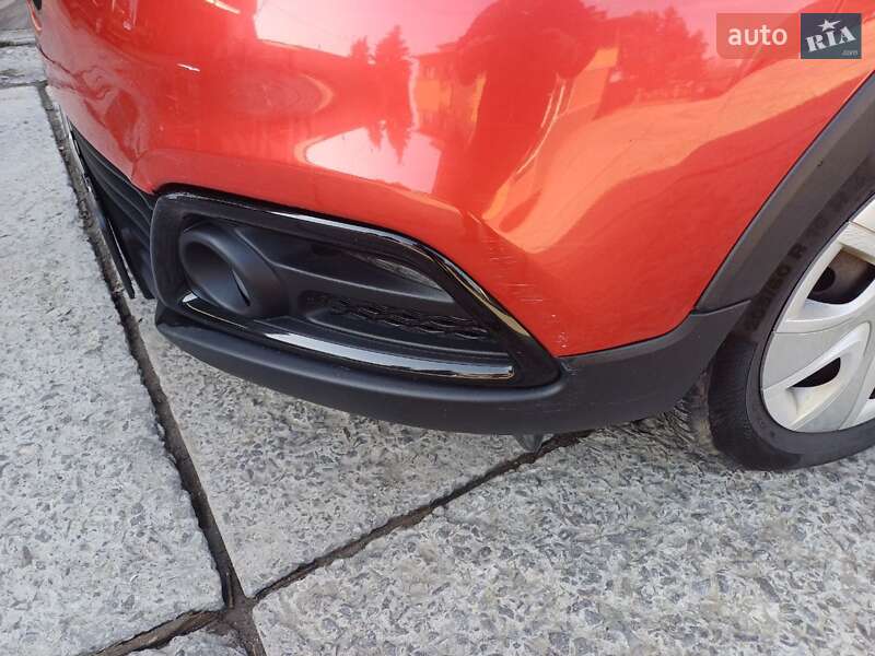 Внедорожник / Кроссовер Renault Captur 2016 в Ужгороде