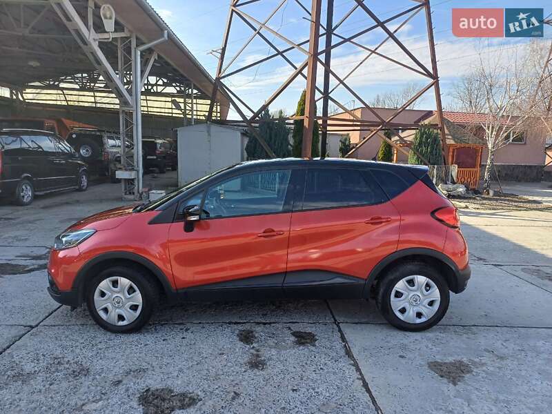 Внедорожник / Кроссовер Renault Captur 2016 в Ужгороде