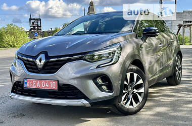 Внедорожник / Кроссовер Renault Captur 2020 в Ивано-Франковске