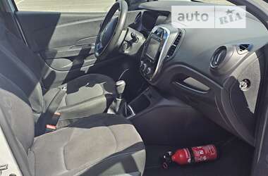 Позашляховик / Кросовер Renault Captur 2018 в 