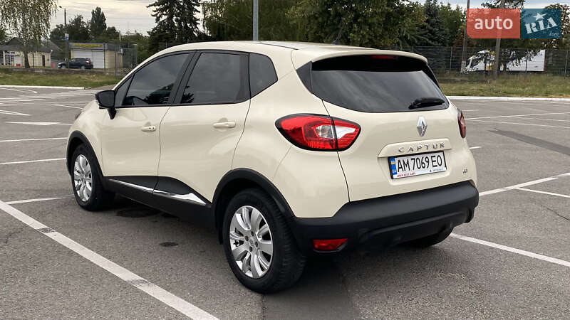 Внедорожник / Кроссовер Renault Captur 2015 в Житомире
