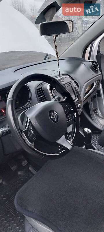 Внедорожник / Кроссовер Renault Captur 2013 в Надворной