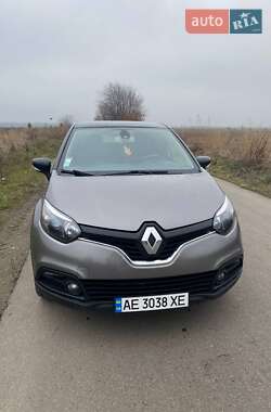 Позашляховик / Кросовер Renault Captur 2016 в Дніпрі