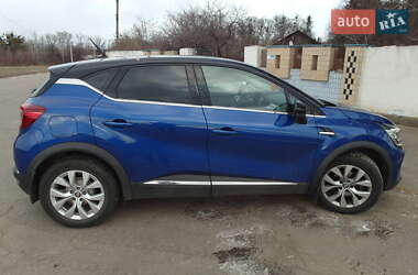Внедорожник / Кроссовер Renault Captur 2021 в 