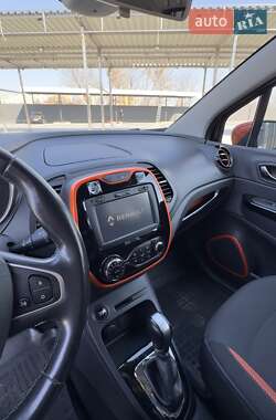 Внедорожник / Кроссовер Renault Captur 2016 в 