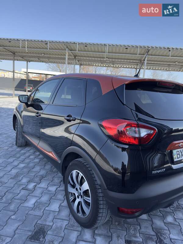 Внедорожник / Кроссовер Renault Captur 2016 в Каменец-Подольском