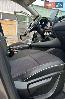 Внедорожник / Кроссовер Renault Captur 2020 в 