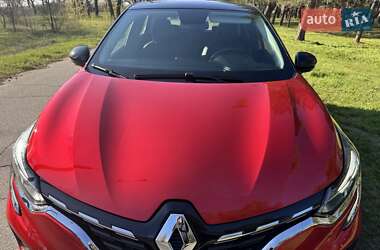 Внедорожник / Кроссовер Renault Captur 2021 в 