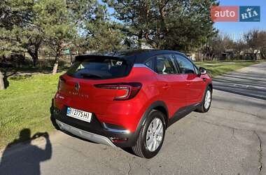 Внедорожник / Кроссовер Renault Captur 2021 в 