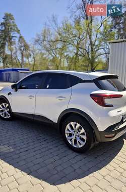 Внедорожник / Кроссовер Renault Captur 2021 в 