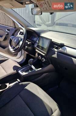 Внедорожник / Кроссовер Renault Captur 2021 в 