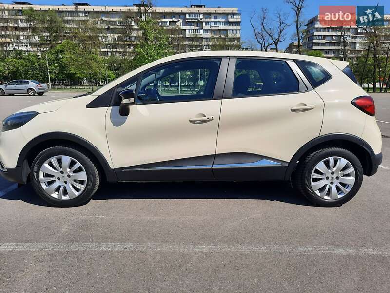 Внедорожник / Кроссовер Renault Captur 2015 в Киеве