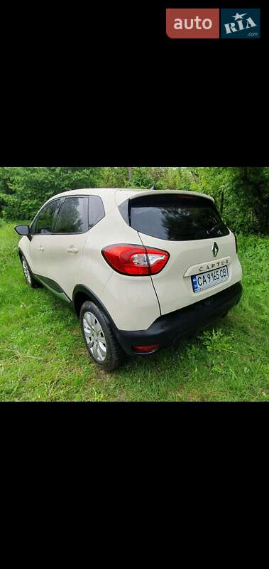 Внедорожник / Кроссовер Renault Captur 2016 в Киеве