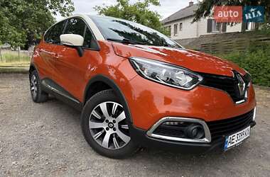 Позашляховик / Кросовер Renault Captur 2016 в 