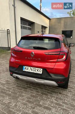 Позашляховик / Кросовер Renault Captur 2021 в 