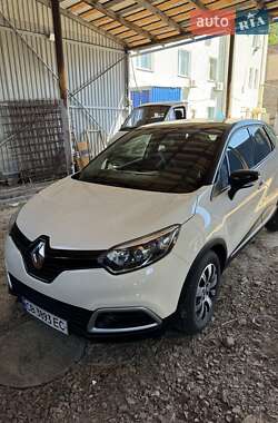 Внедорожник / Кроссовер Renault Captur 2016 в 