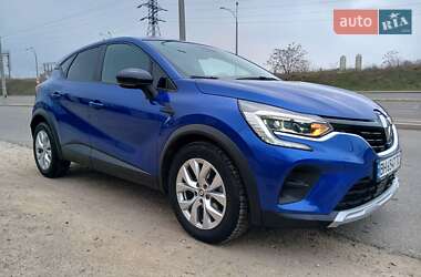 Внедорожник / Кроссовер Renault Captur 2021 в 