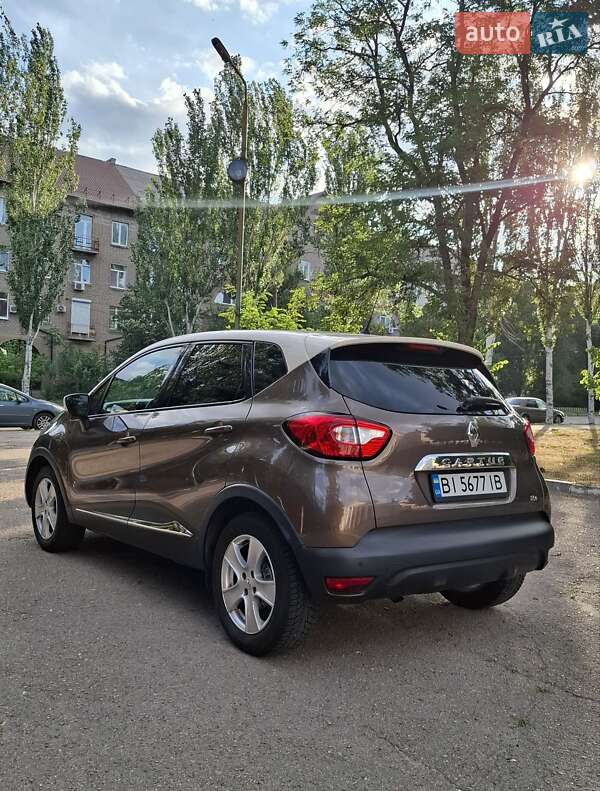 Внедорожник / Кроссовер Renault Captur 2014 в Запорожье
