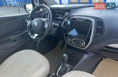 Внедорожник / Кроссовер Renault Captur 2015 в 