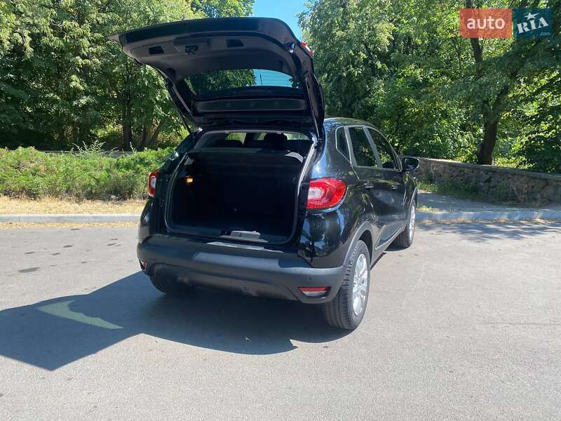 Внедорожник / Кроссовер Renault Captur 2015 в Черкассах